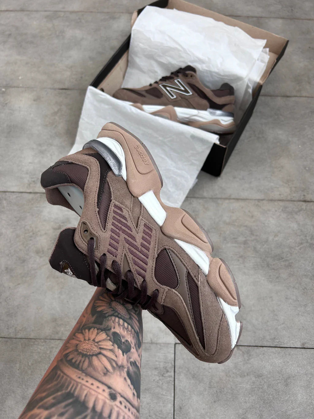 New Balance 9060 - Marrom