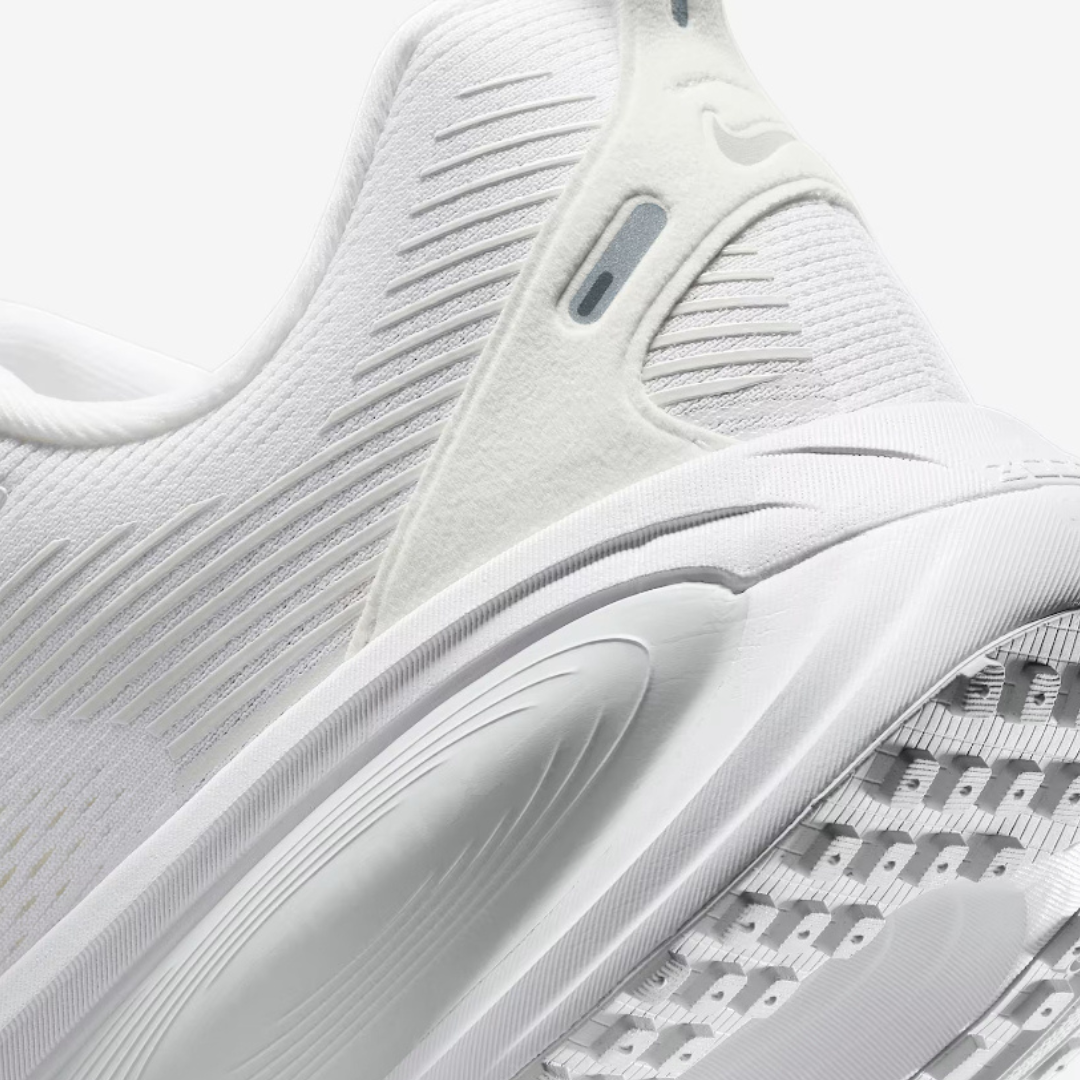 Nike Vomero 18 - Branco