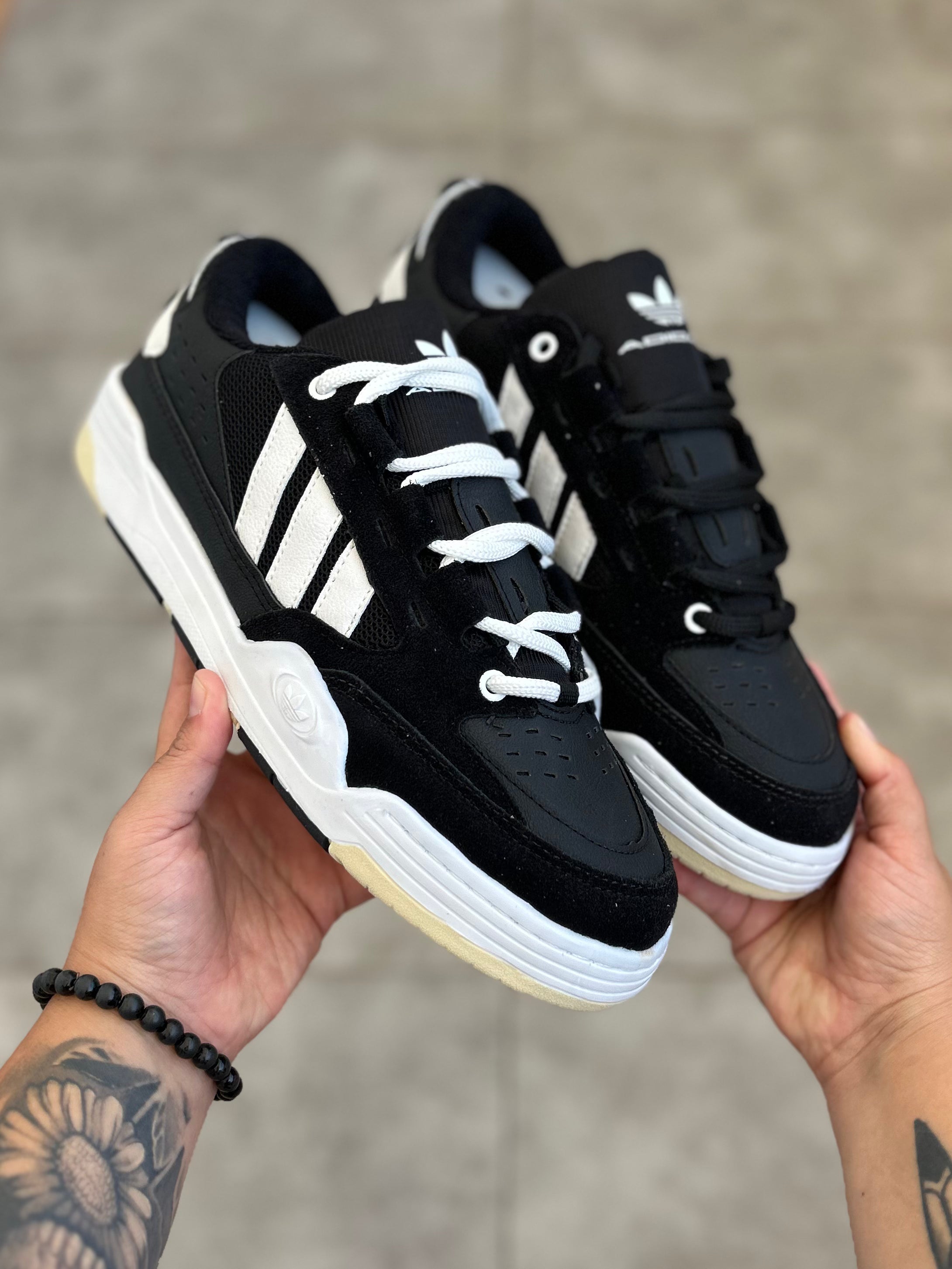 Adidas ADI2000 - Preto e Branco