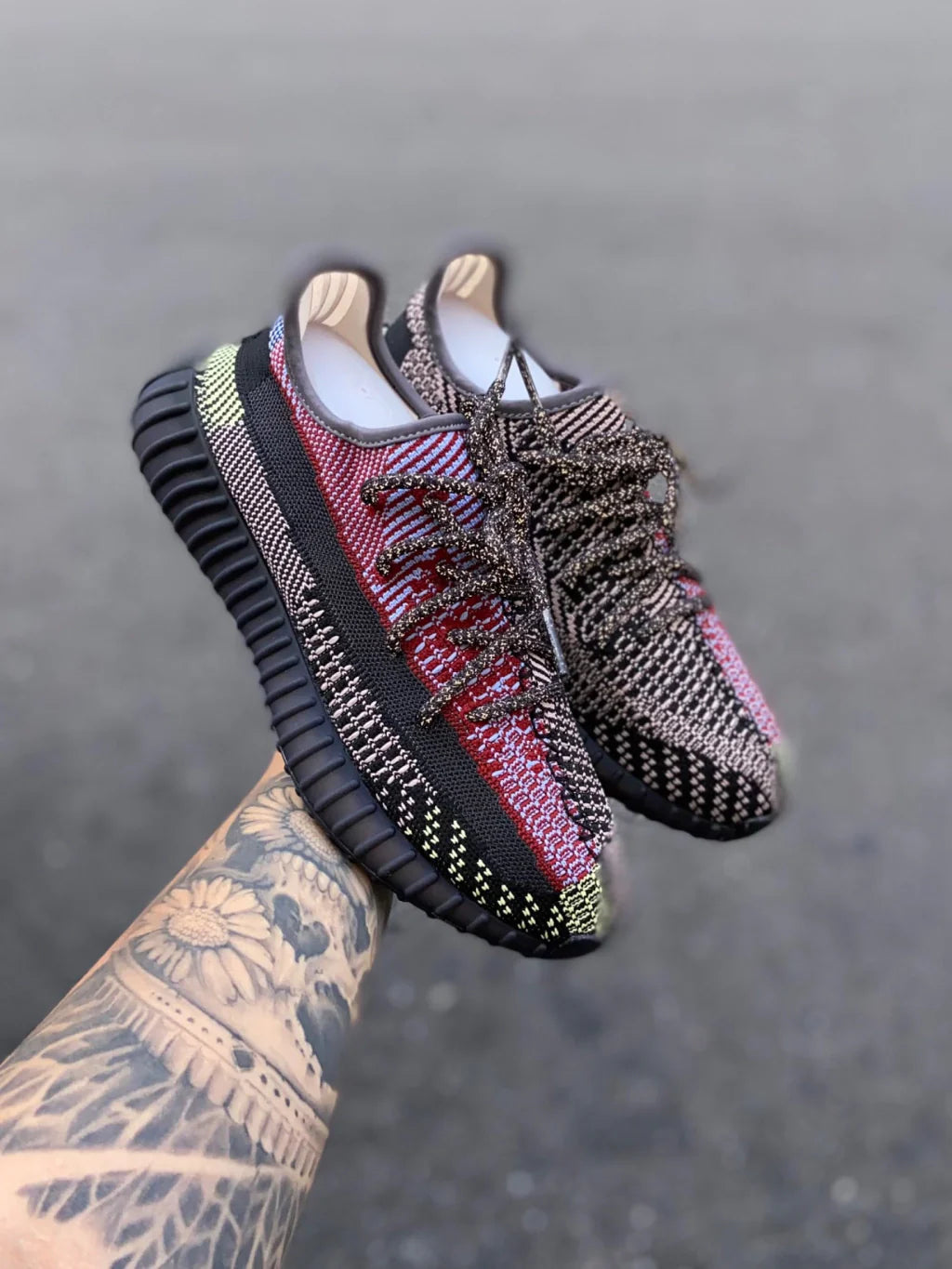Adidas Yeezy Boost 350 V2 - Yecheil - Importado