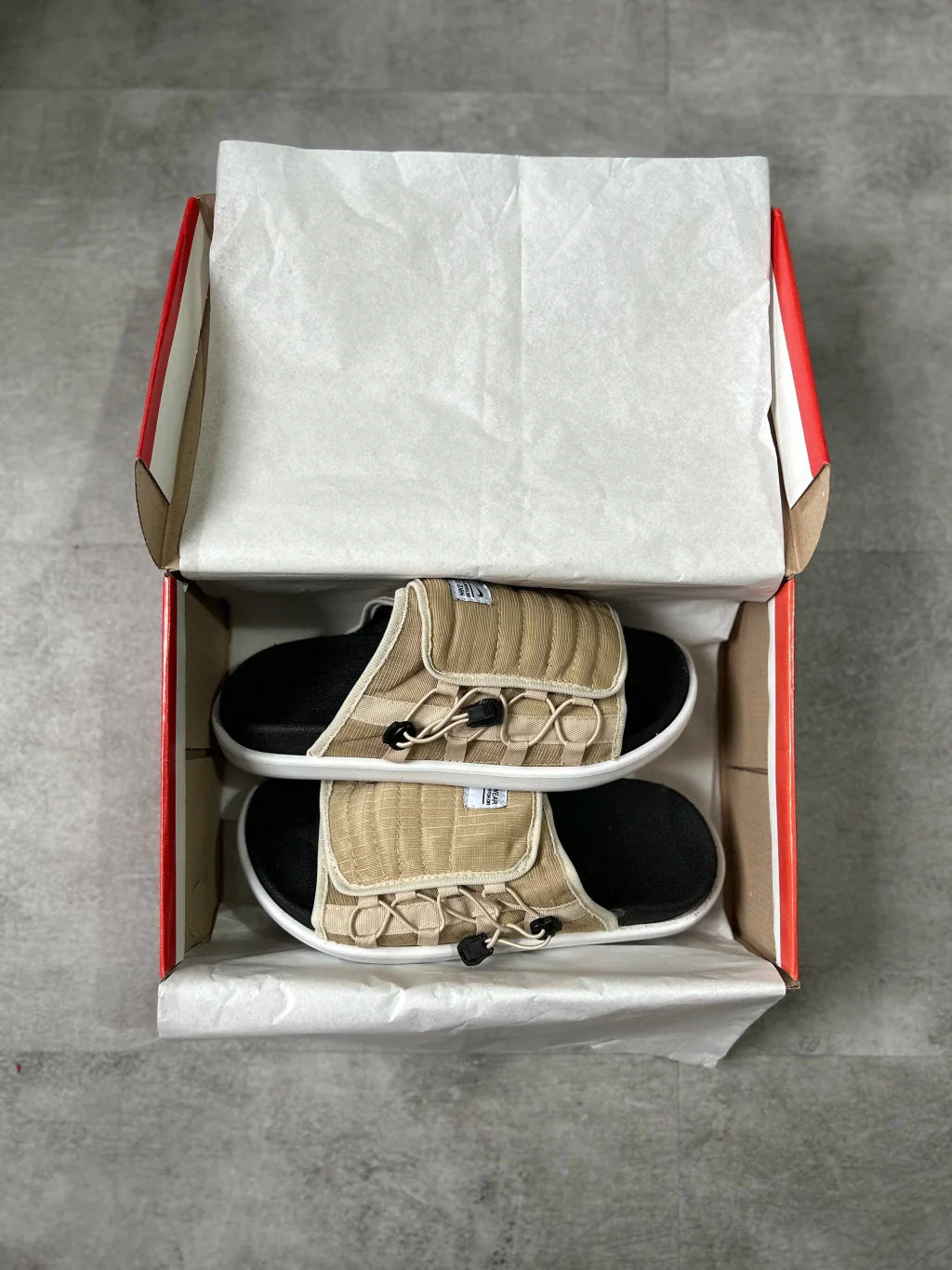 Chinelo Nike Asuna - Bege