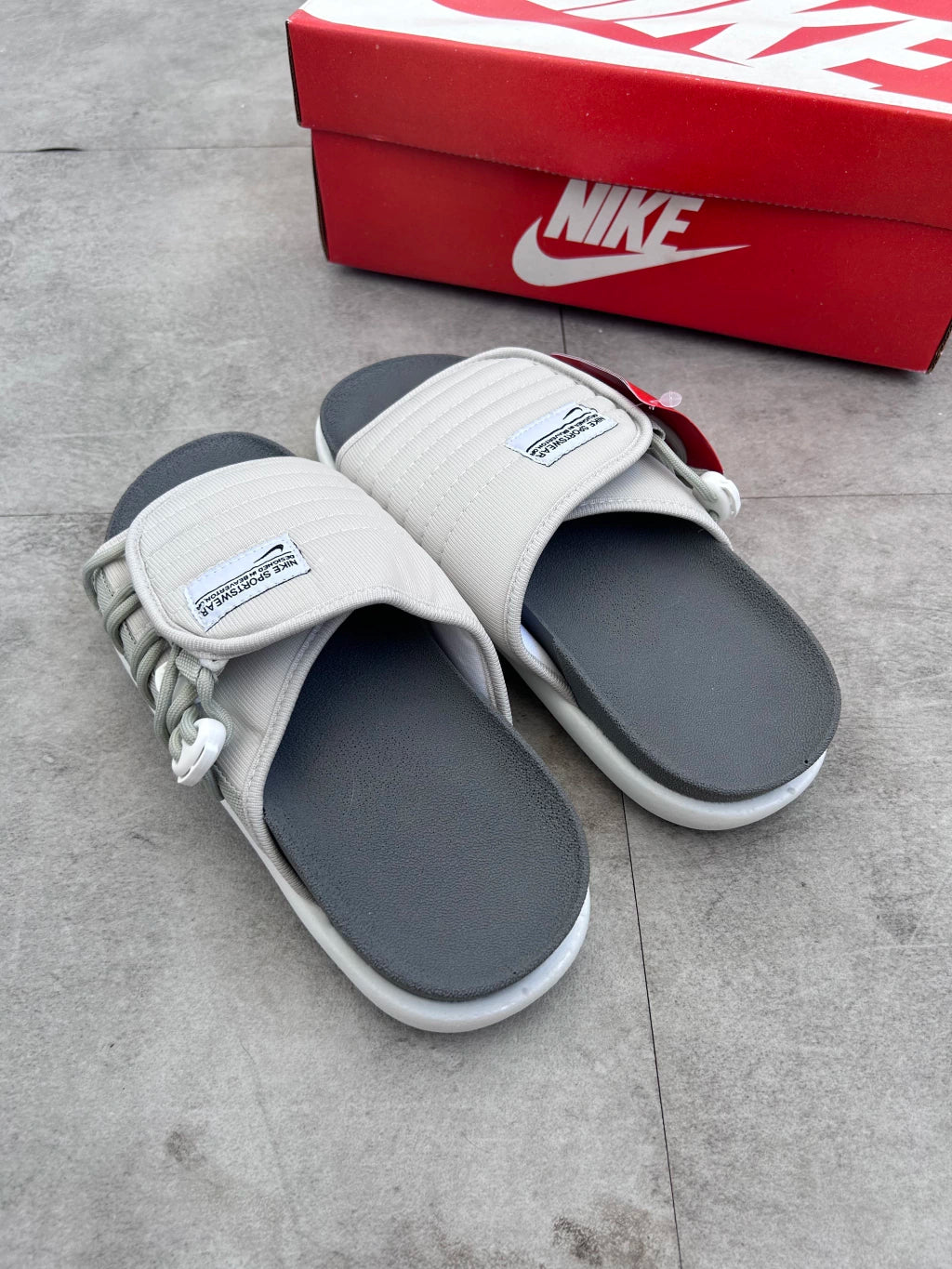 Chinelo Nike Asuna - Cinza Claro