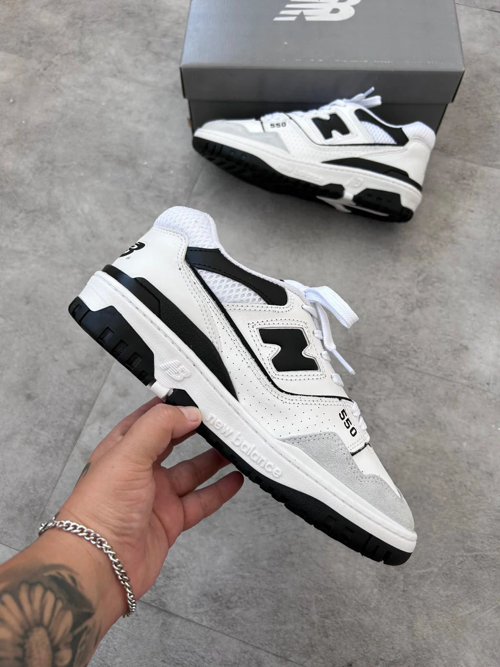 New Balance 550 - Branco e Preto