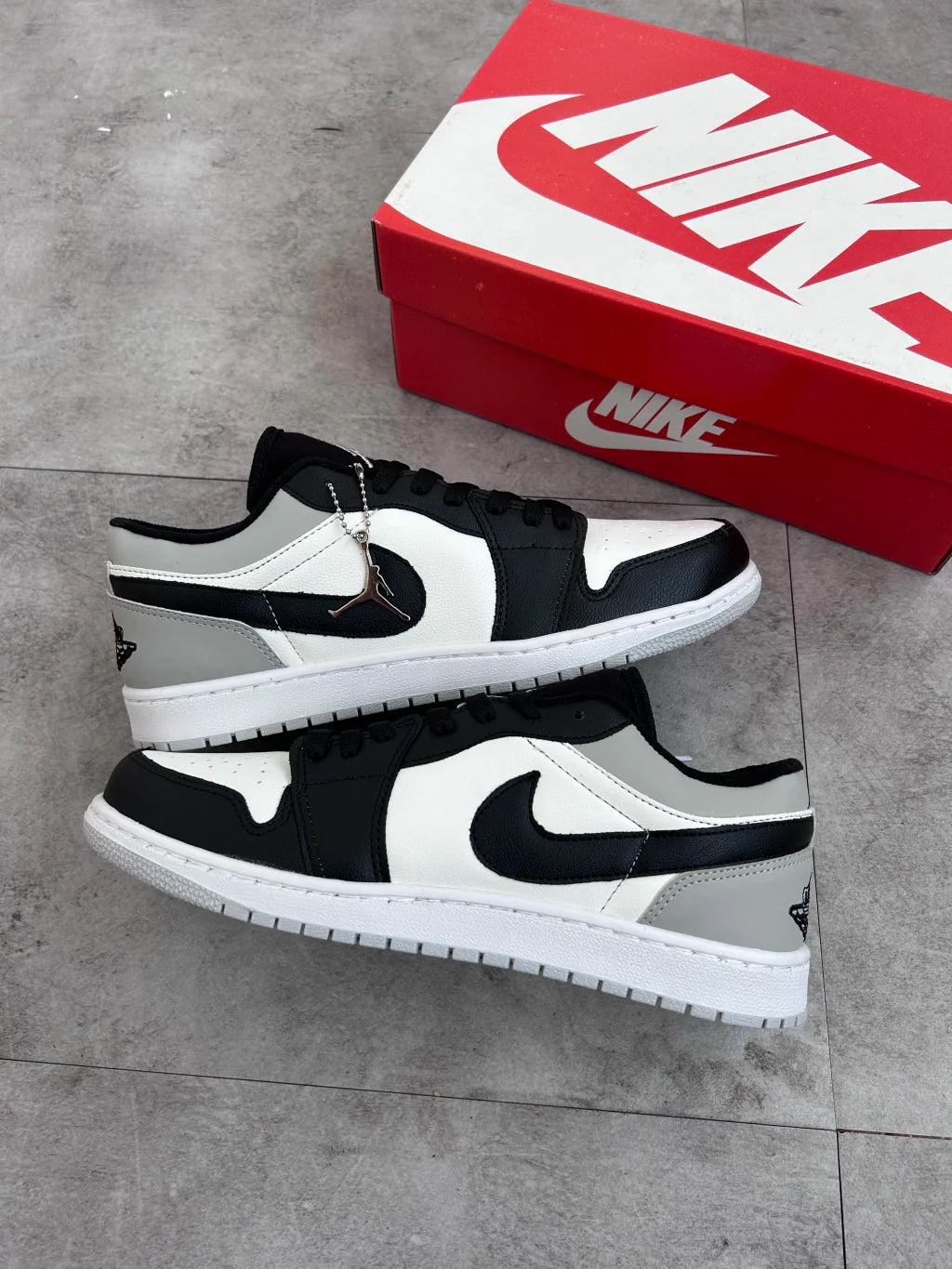 Air Jordan 1 Low - Shadow Toe