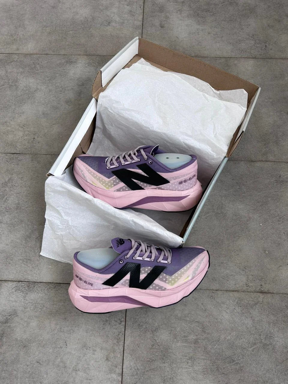 New Balance Fuelcell Rebel V4 - Rosa e Roxo