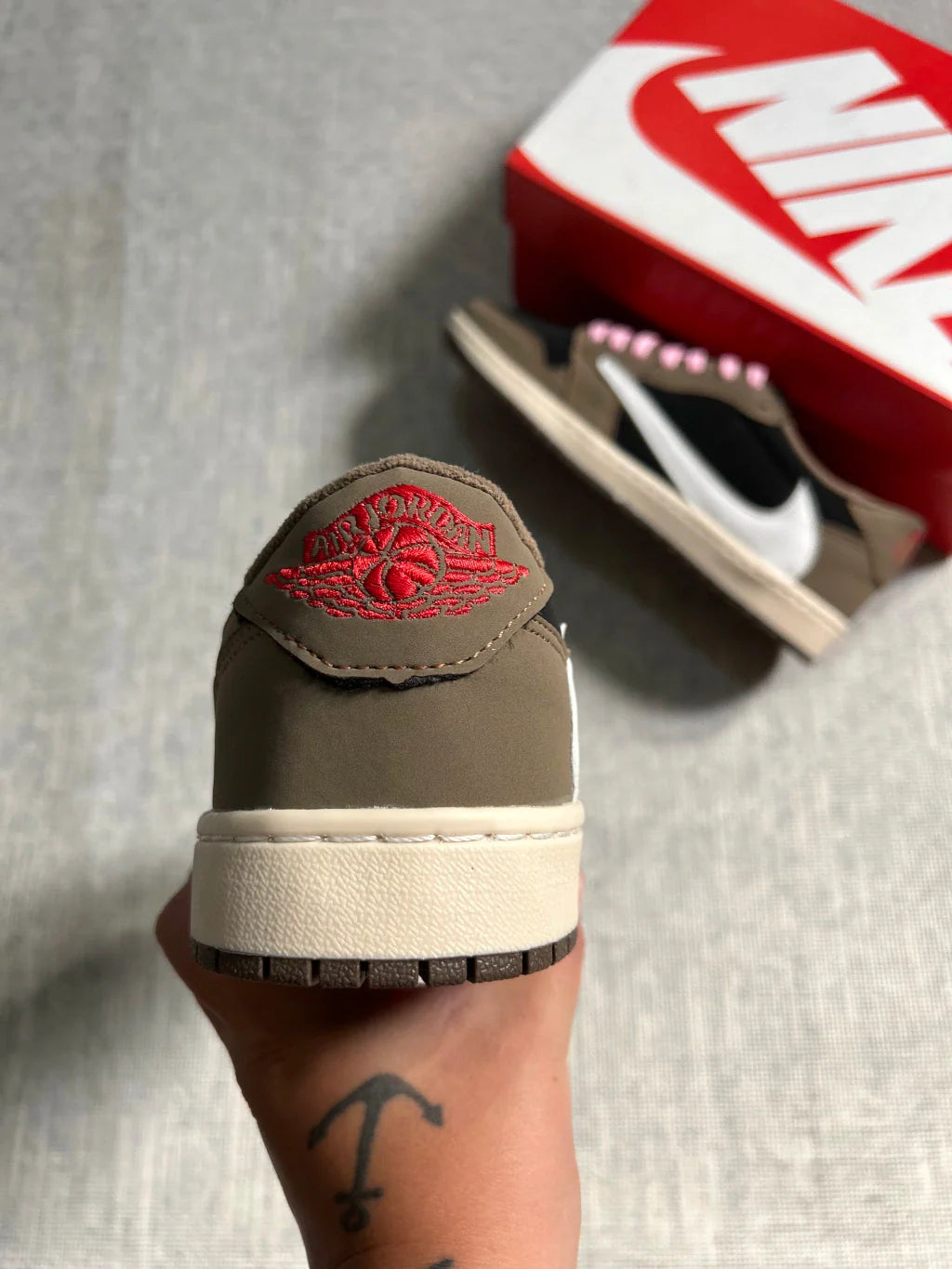 Air Jordan 1 Low - Travis Scott Olive Mocha