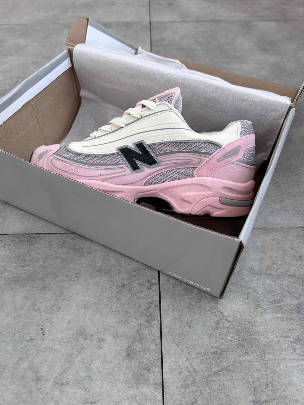 New Balance 1000 - Rosa com bege