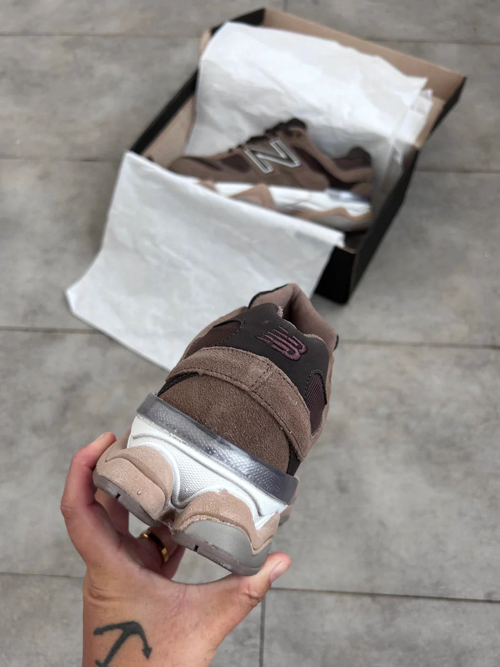 New Balance 9060 - Marrom