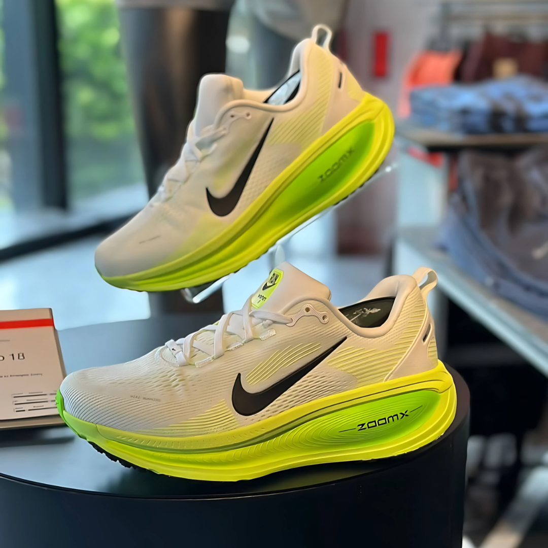 Nike Vomero 18 - Branco/Verde