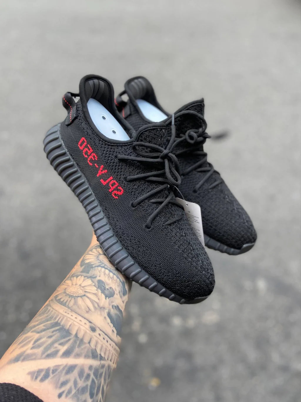 Adidas Yeezy Boost 350 V2 - BRED - Importado