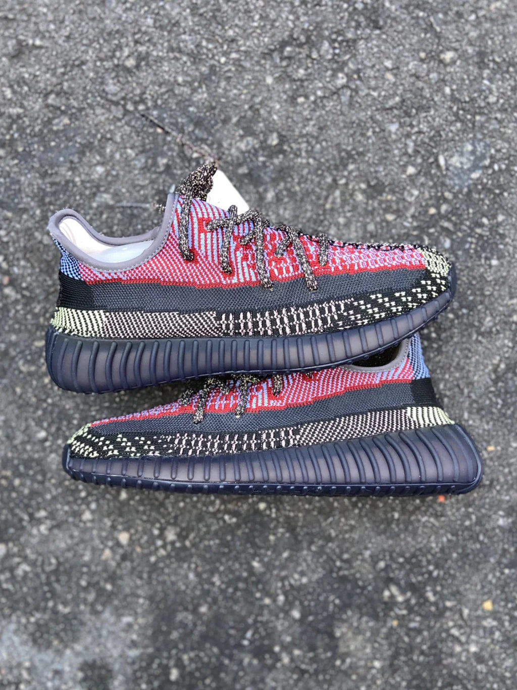 Adidas Yeezy Boost 350 V2 - Yecheil - Importado