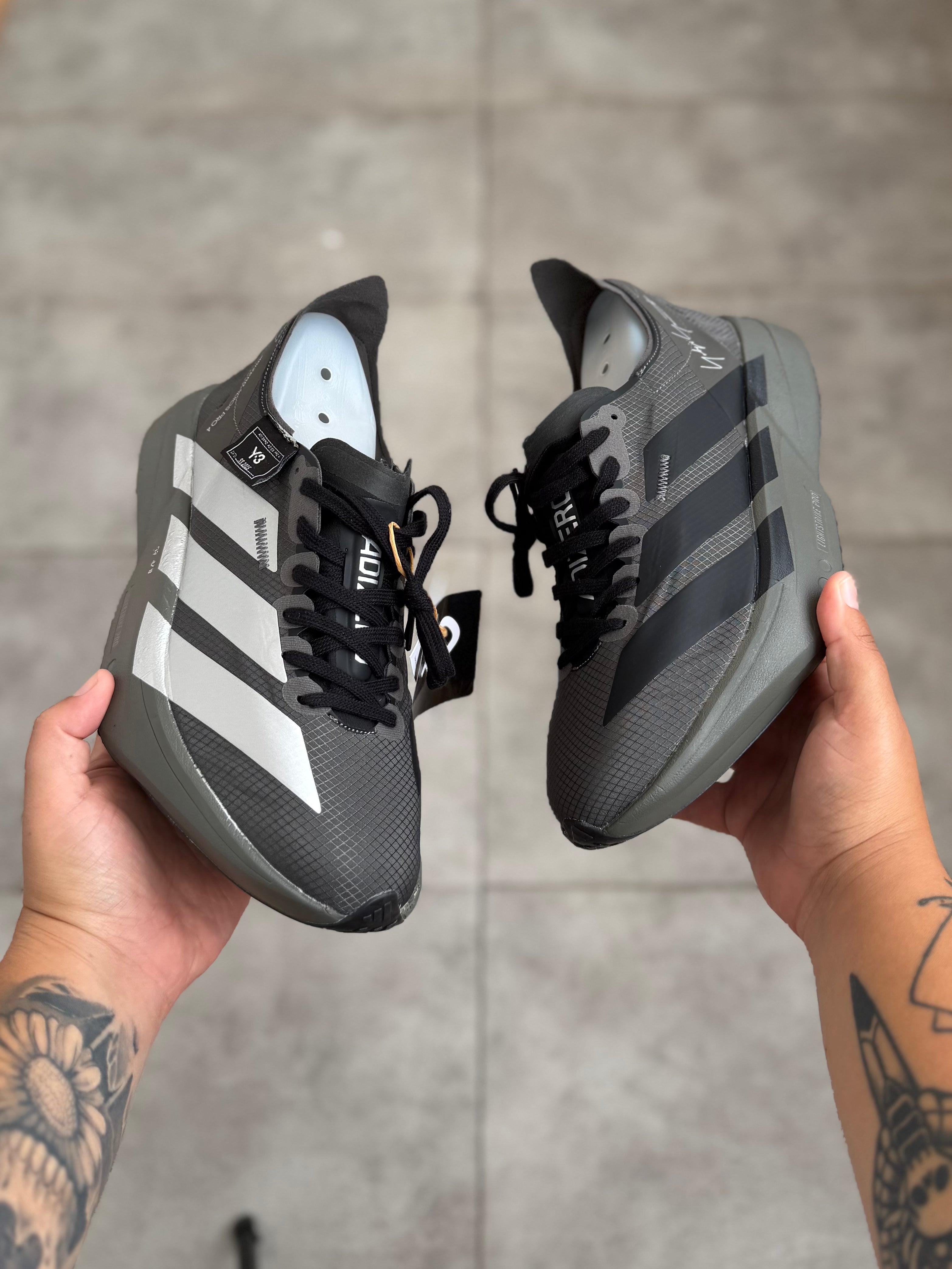 Adidas Adizero - Preto e Branco - Importado