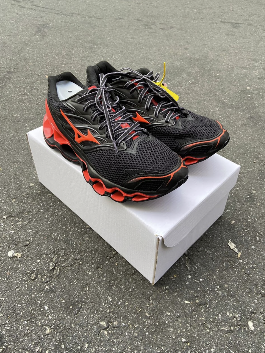Mizuno Prophecy 11 S - Preto e Vermelho