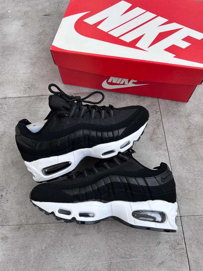 Nike Air Max 95 - Preto