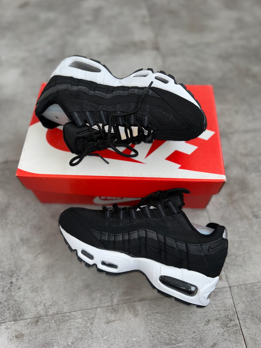 Nike Air Max 95 - Preto
