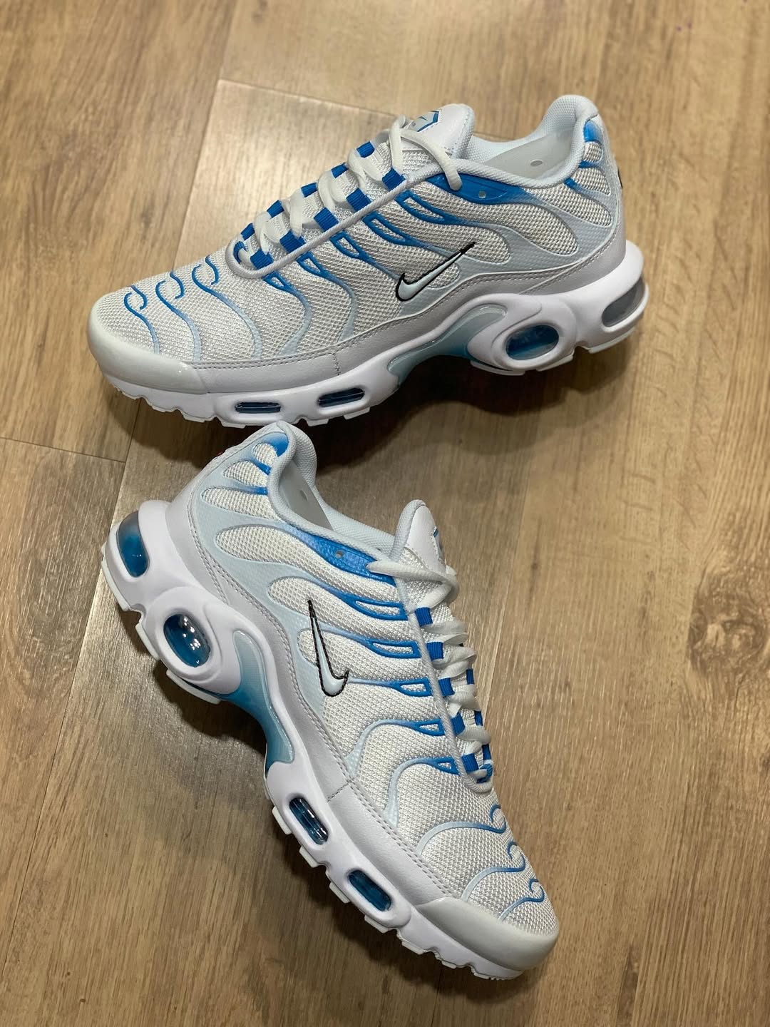 Nike Air Max TN Plus - Branco e Azul