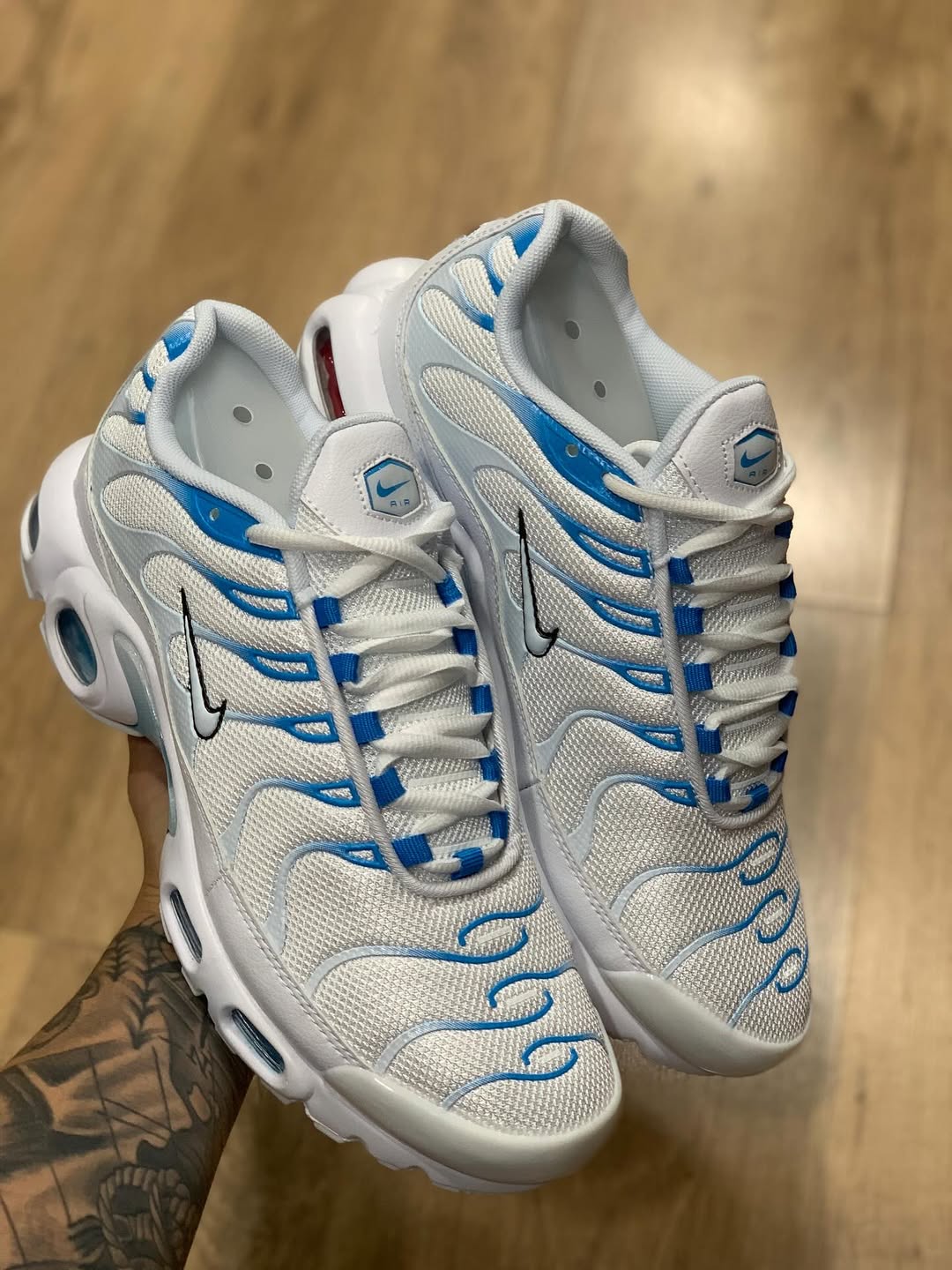 Nike Air Max TN Plus - Branco e Azul