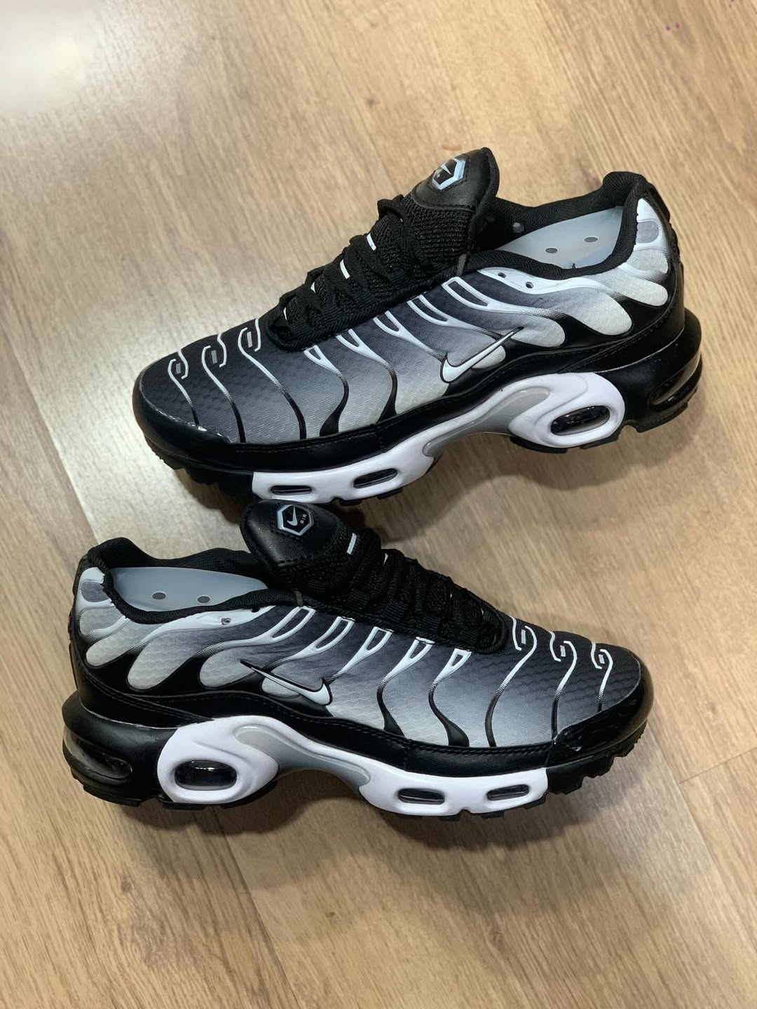 Nike Air Max TN Plus - Black Metallic