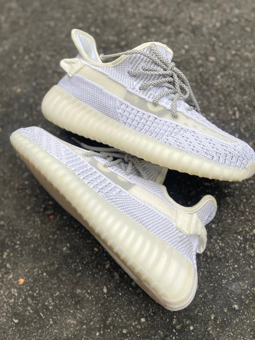 Adidas Yeezy Boost 350 V2 - Refletivo - Importado