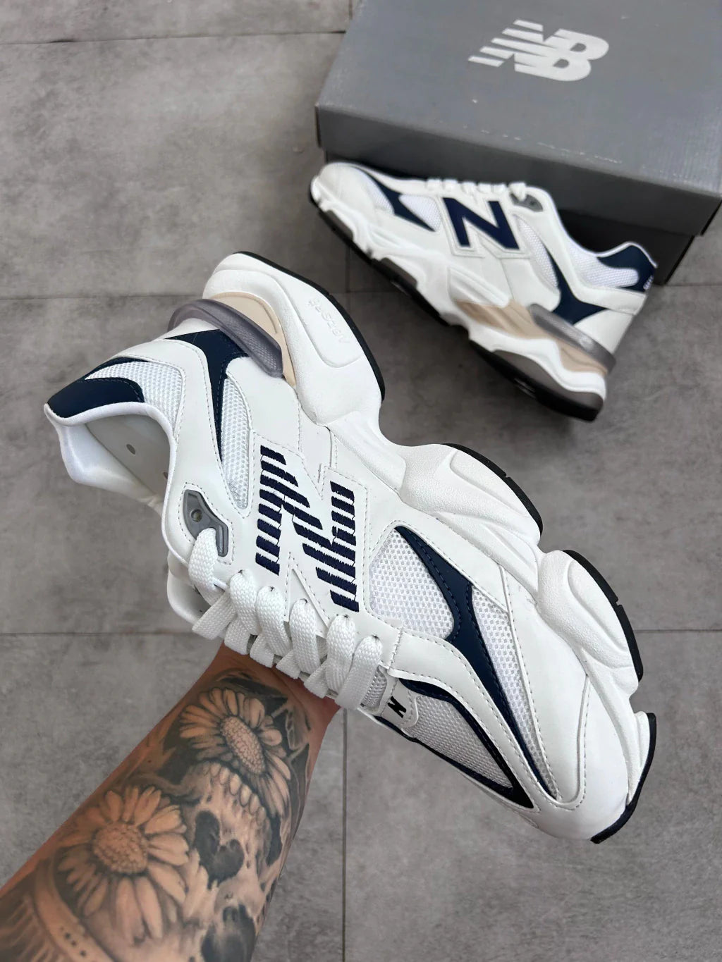 New Balance 9060 - Branco e Azul