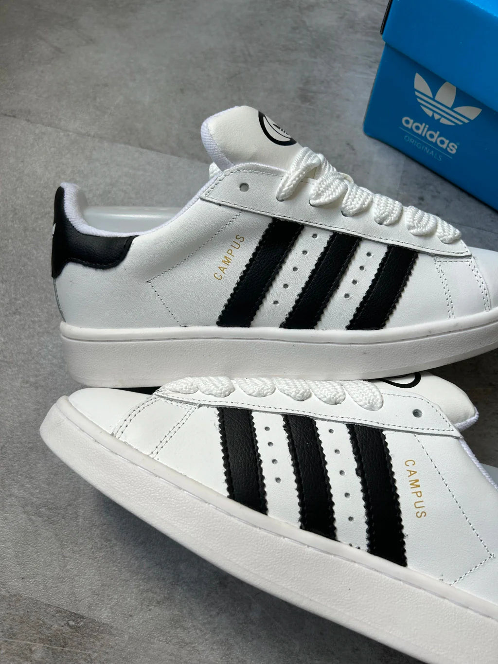 Adidas Campus - Branco com Listra Preta