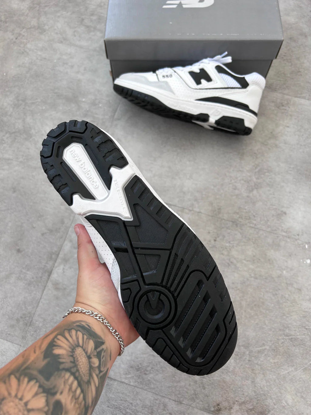 New Balance 550 - Branco e Preto