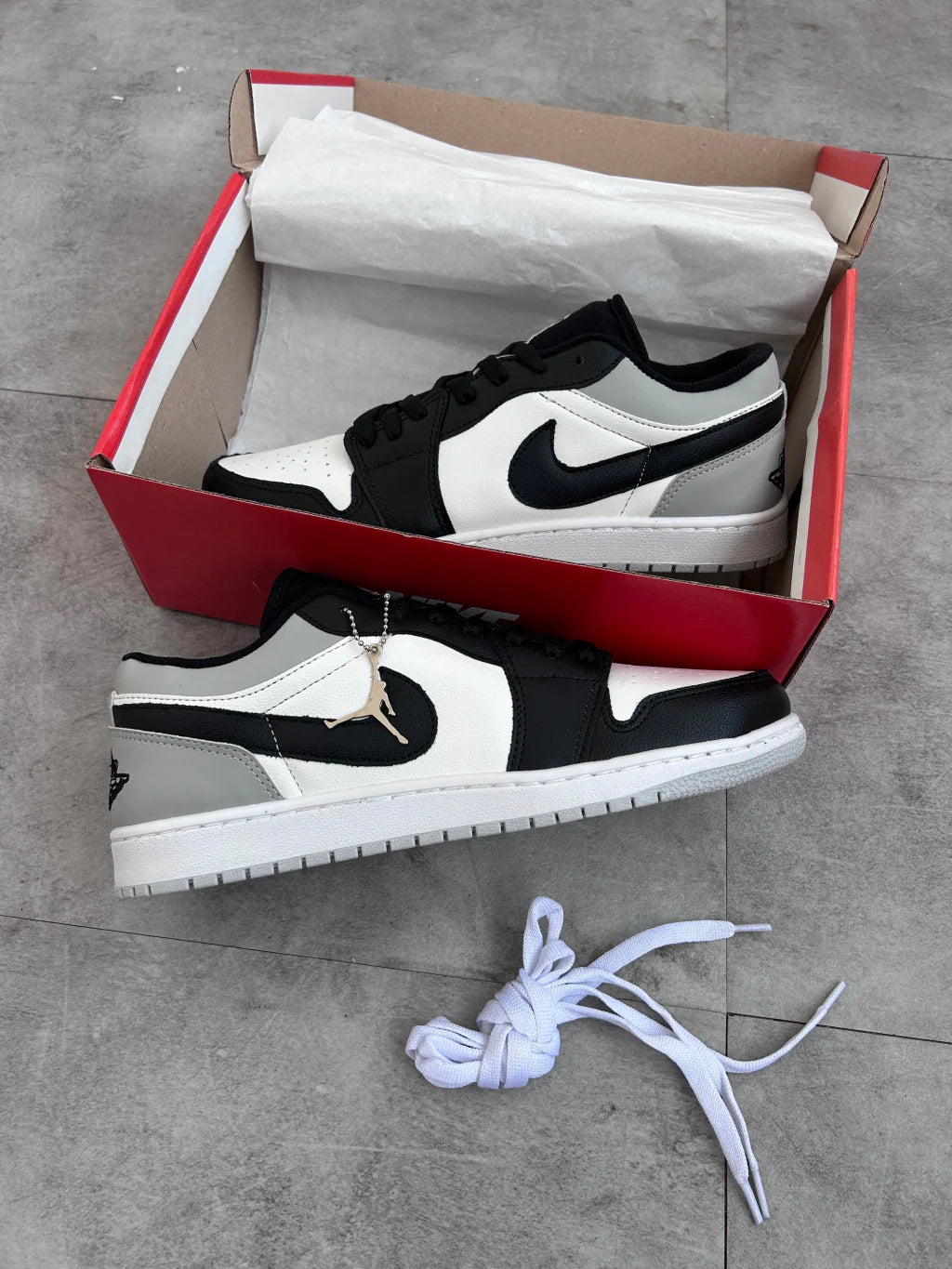 Air Jordan 1 Low - Shadow Toe