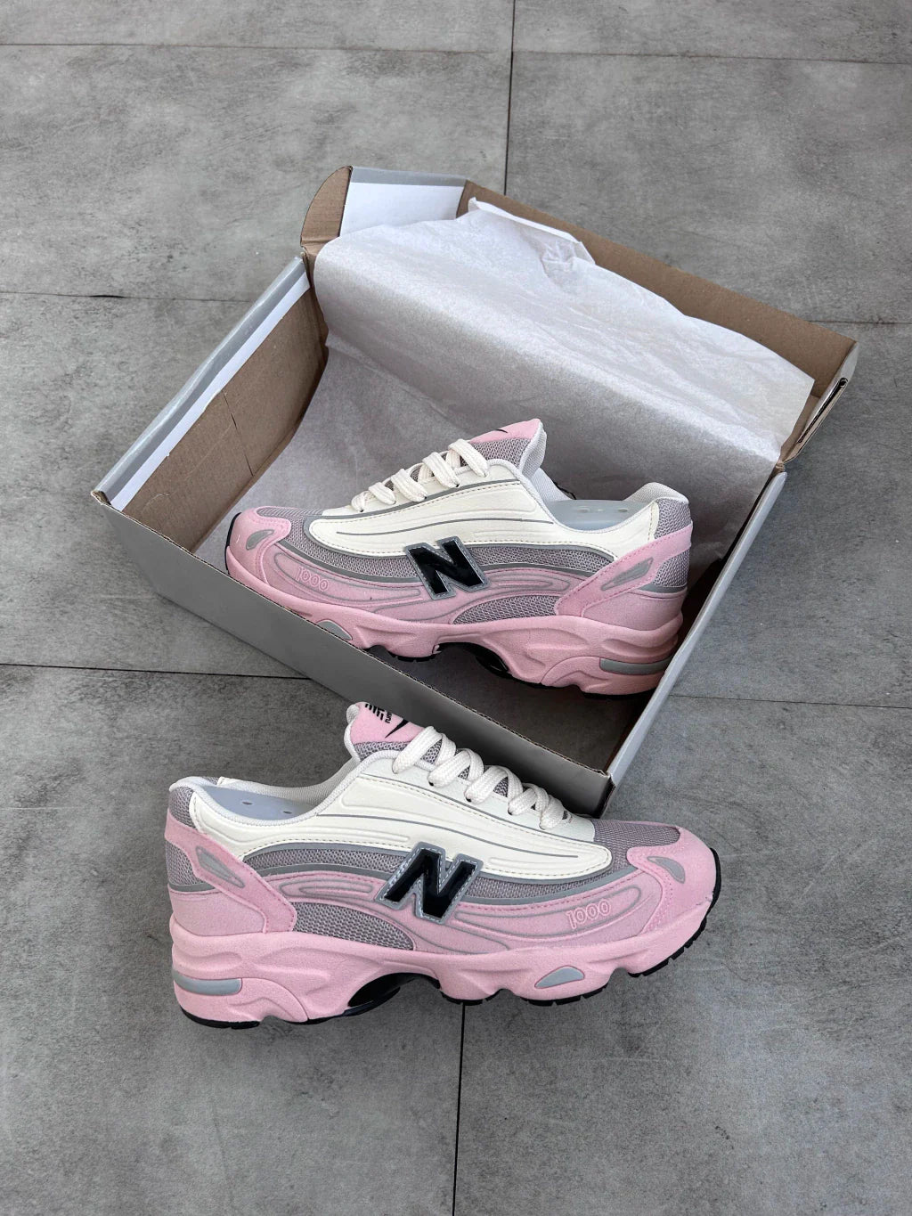 New Balance 1000 - Rosa com bege