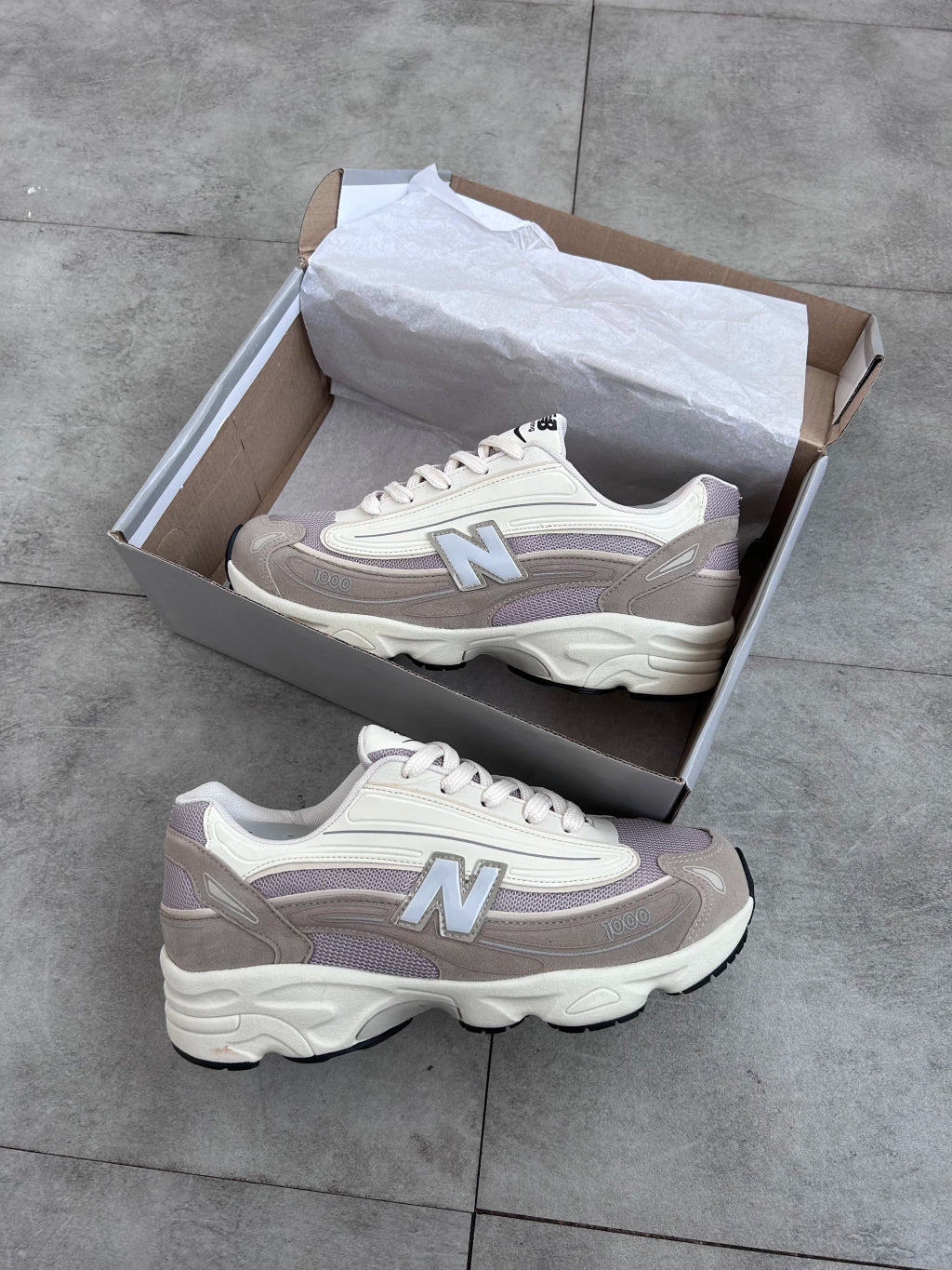 New Balance 1000 - Bege e Marrom
