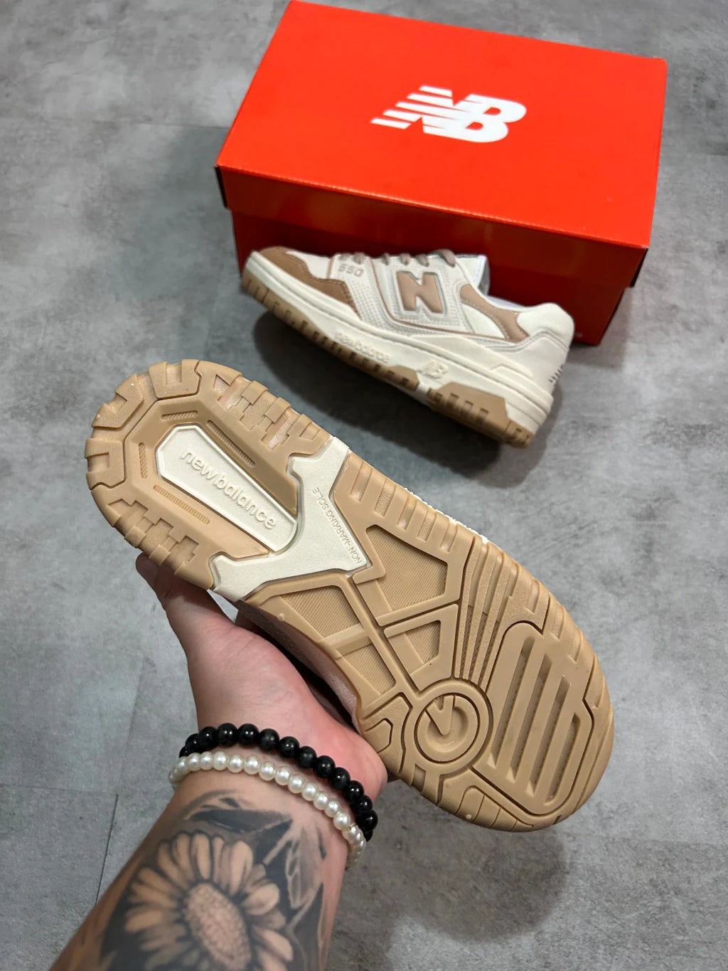 New Balance 550 - Couro Bege e Marrom