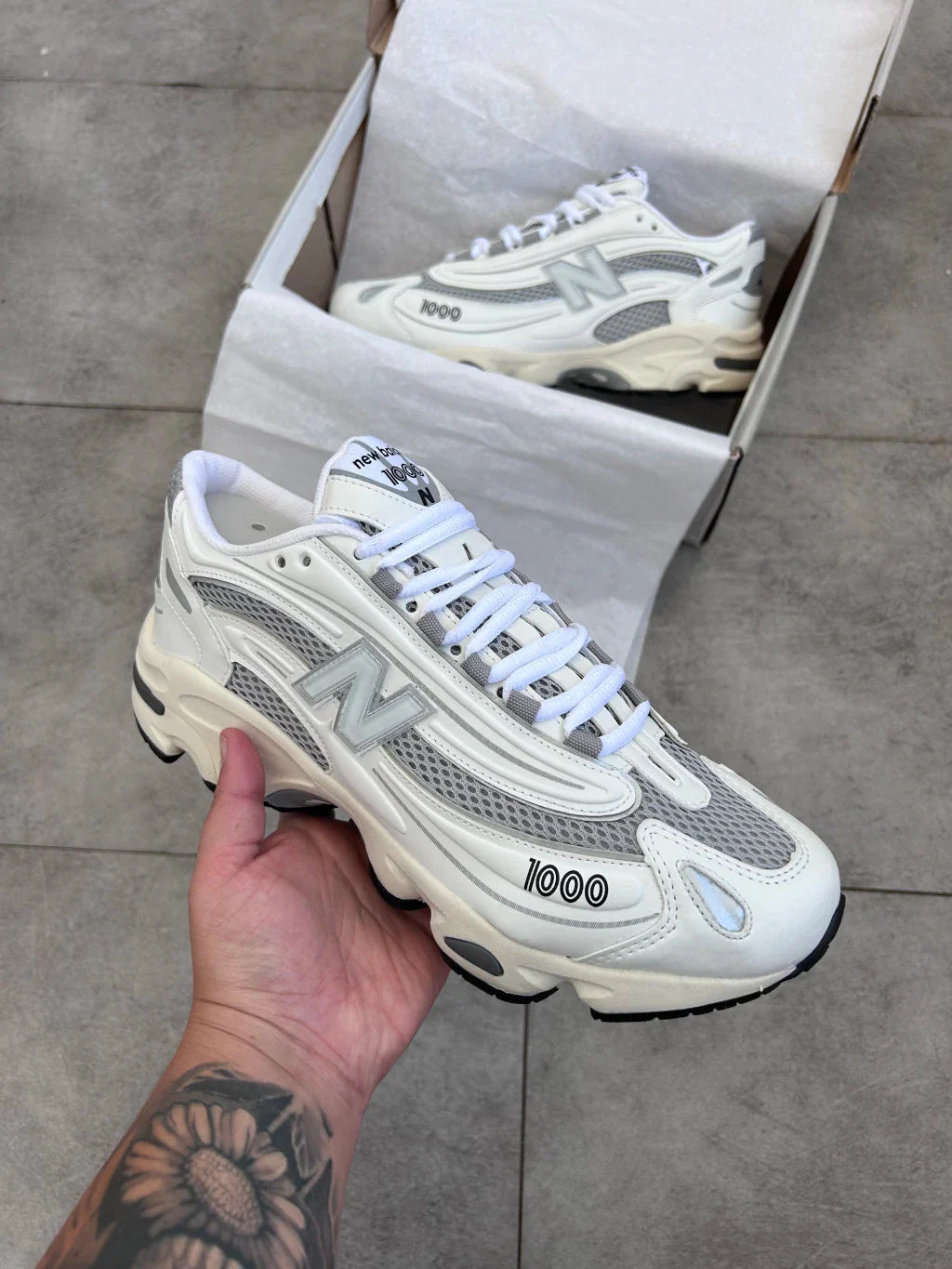 New Balance 1000 - Branco e Cinza